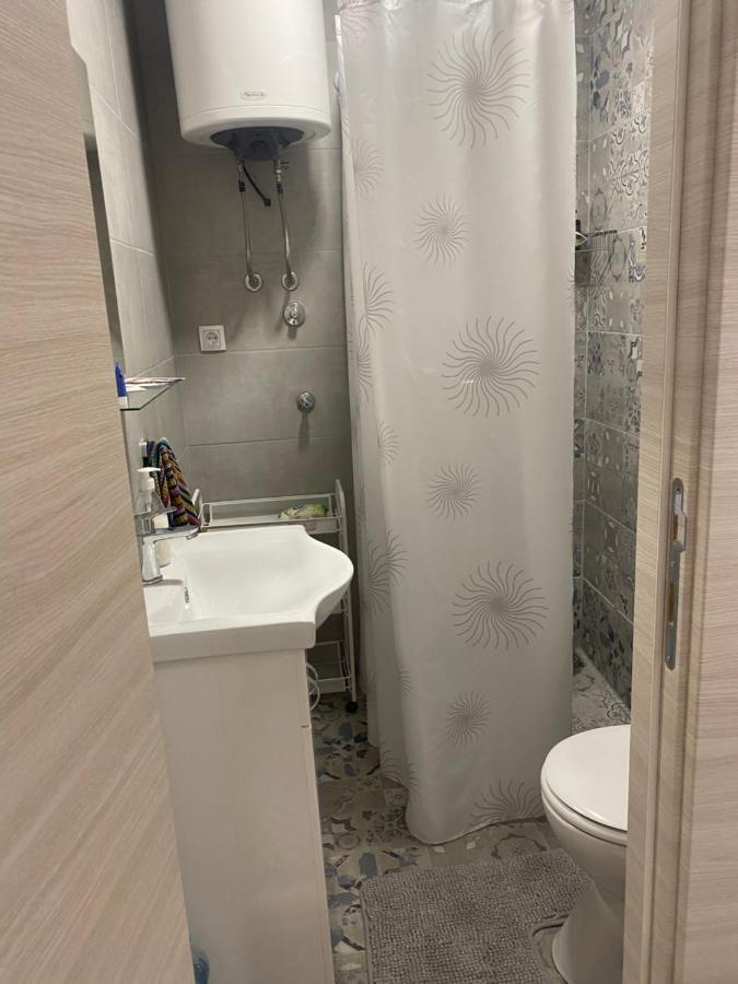 Apartman Lola Appartement Novi Sad Buitenkant foto